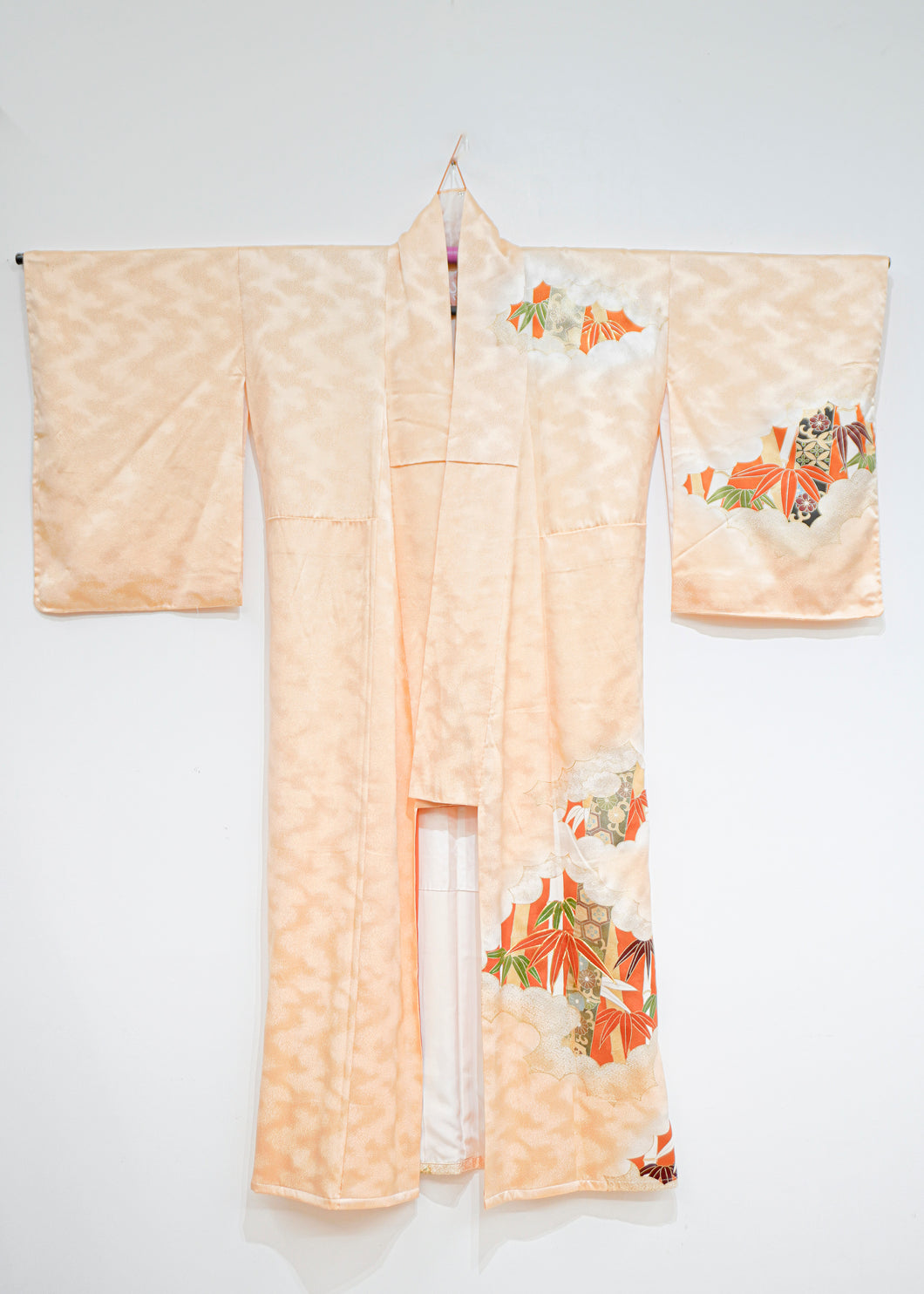 Kimono orange clair au motif de bambous